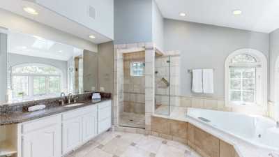 Home For Sale in Chagrin Falls, Ohio