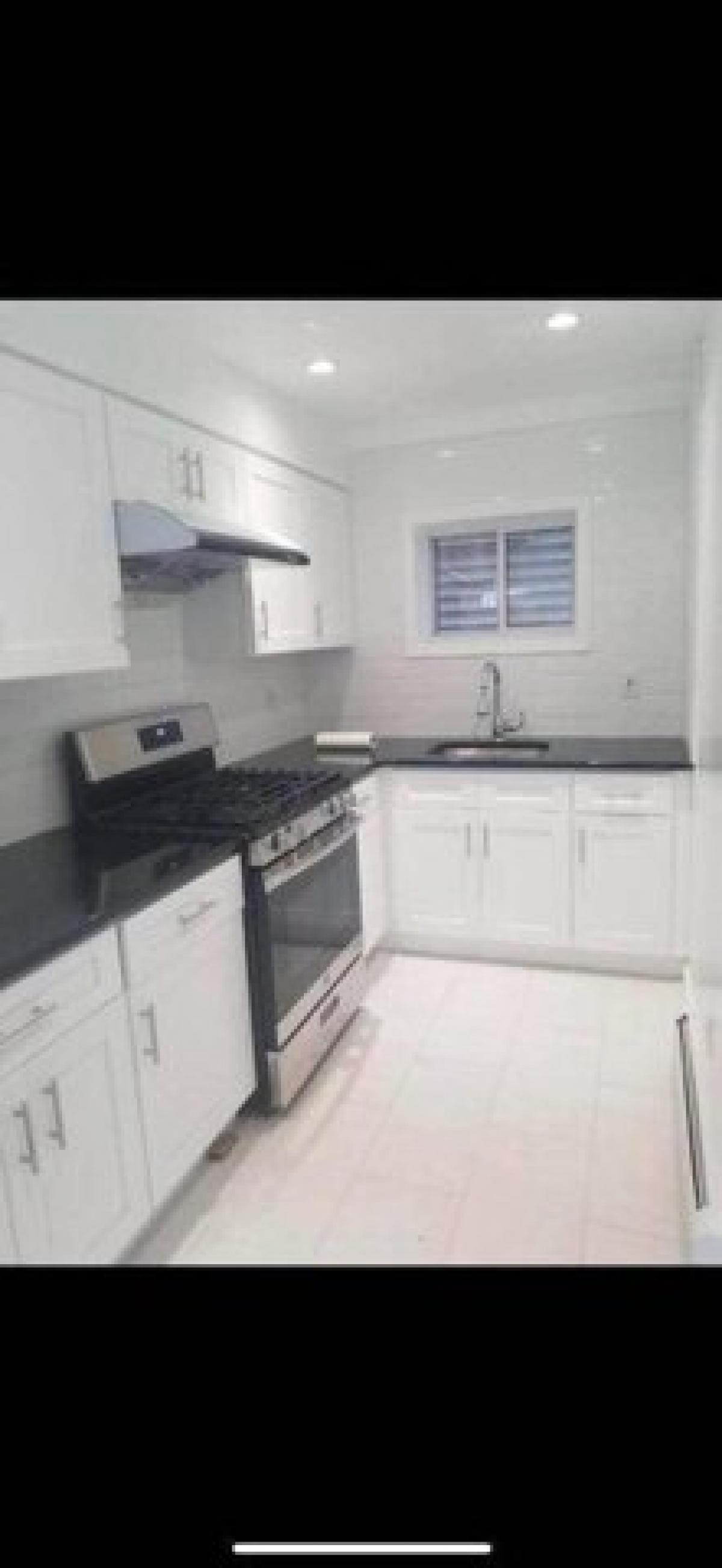 Picture of Home For Rent in Maspeth, New York, United States