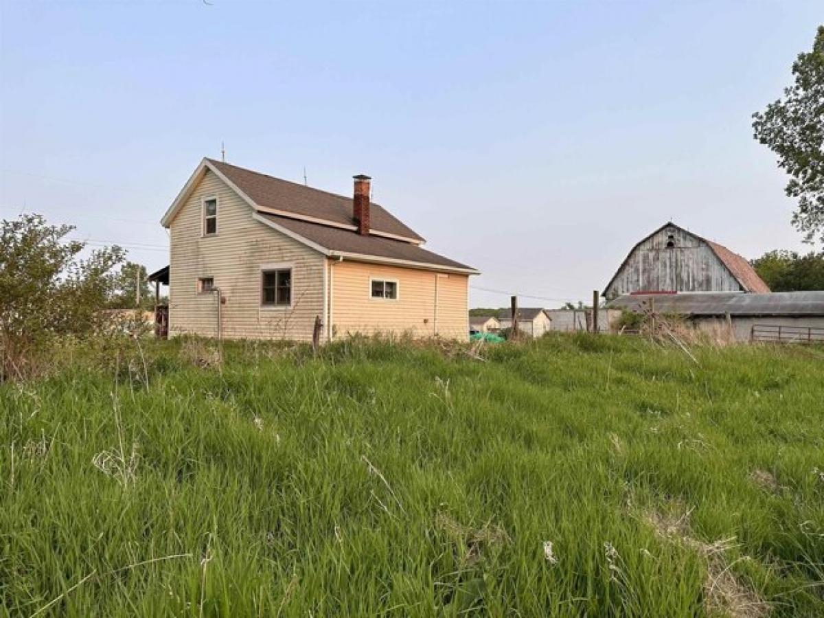 Picture of Home For Sale in Butler, Indiana, United States