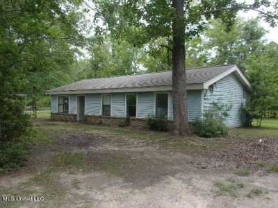 Home For Sale in New Augusta, Mississippi