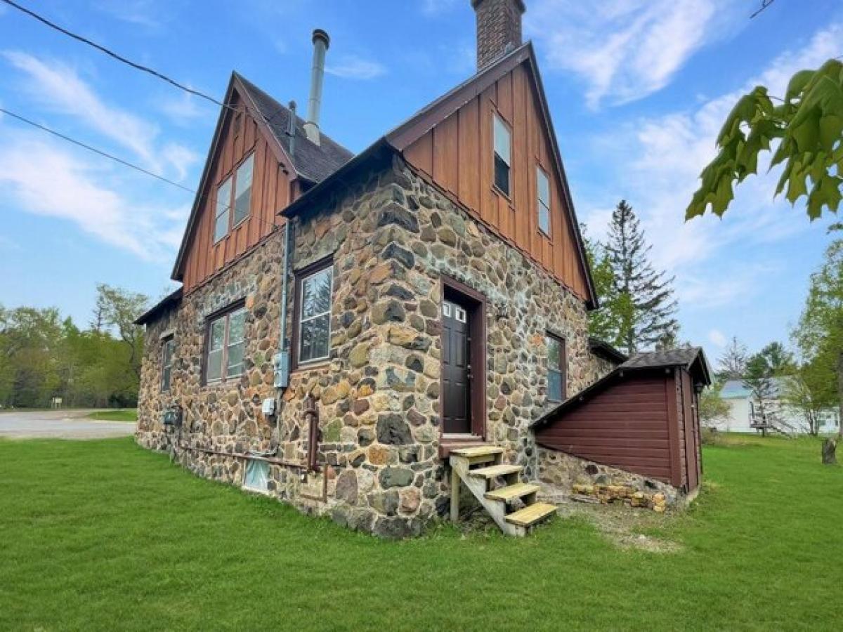 Picture of Home For Sale in Montreal, Wisconsin, United States