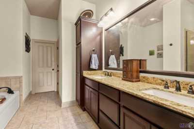 Home For Sale in Prairieville, Louisiana