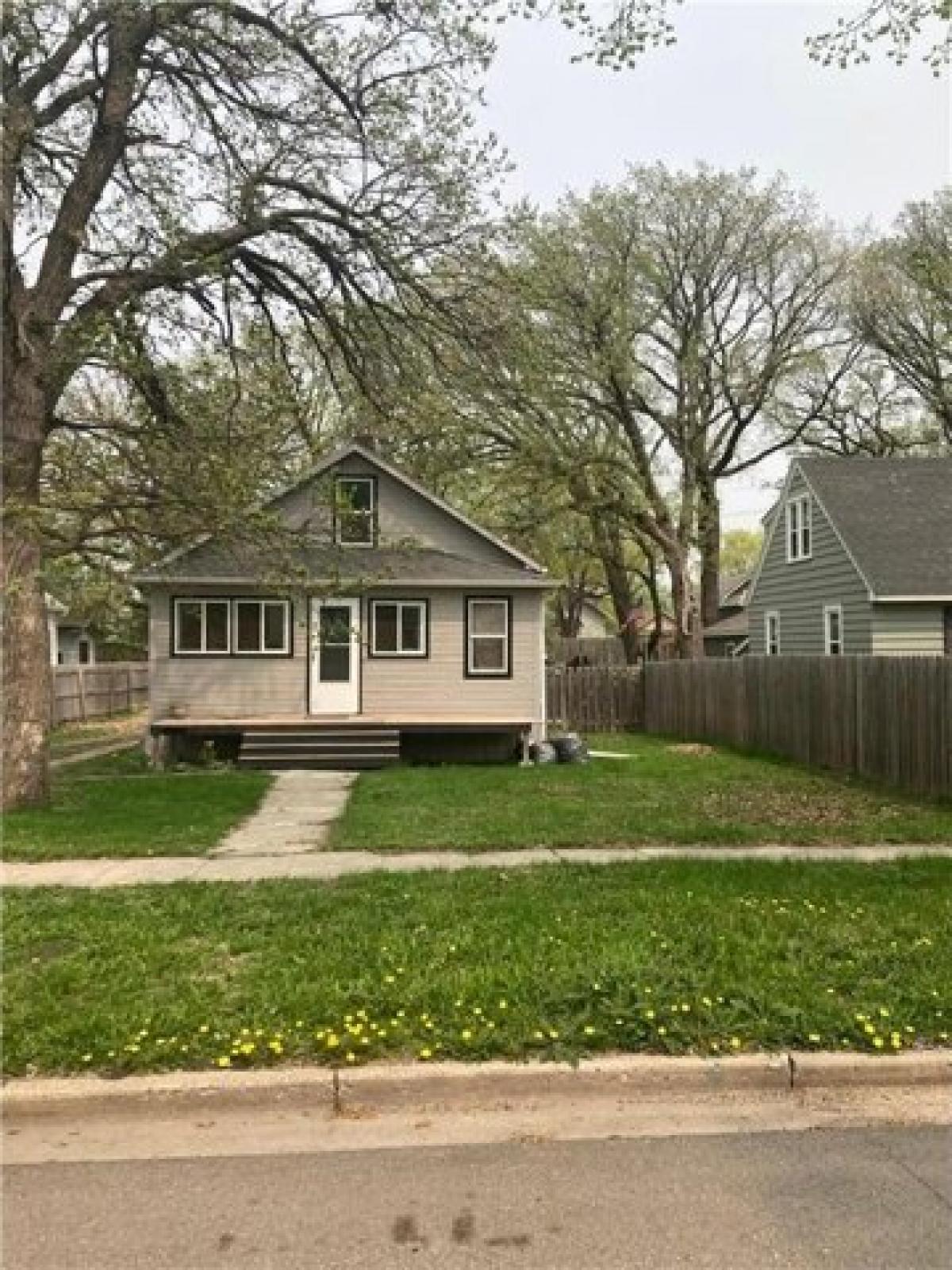 Picture of Home For Sale in Fergus Falls, Minnesota, United States