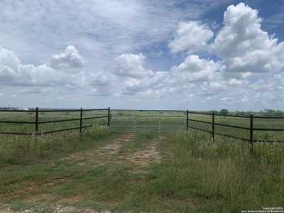 Residential Land For Sale in Floresville, Texas