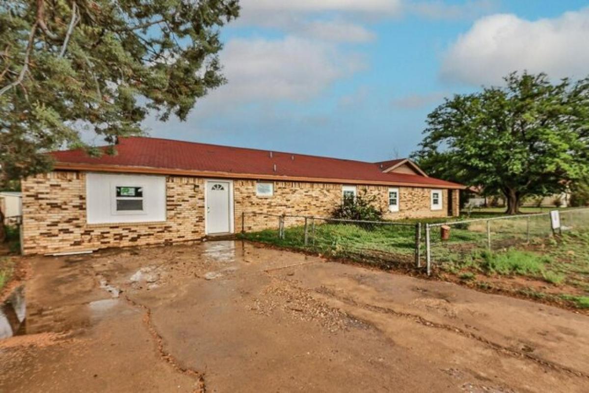 Picture of Home For Sale in Slaton, Texas, United States