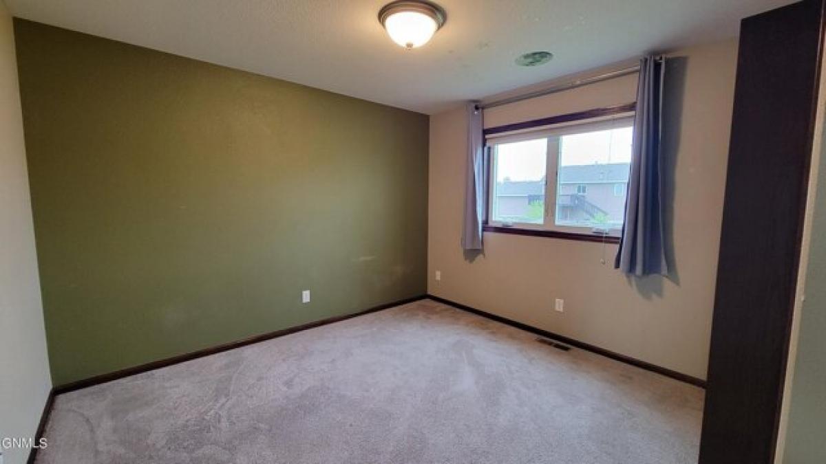 Picture of Home For Sale in Mandan, North Dakota, United States