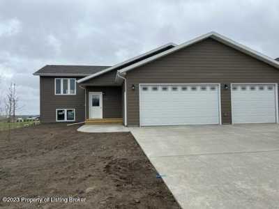 Home For Sale in Dickinson, North Dakota