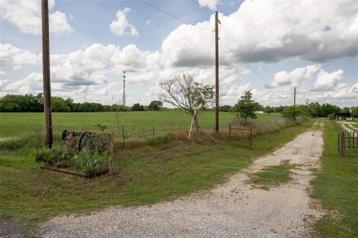Picture of Home For Sale in Whitesboro, Texas, United States