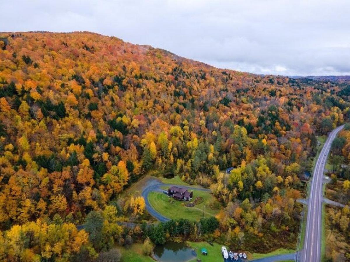 Picture of Residential Land For Sale in Stowe, Vermont, United States