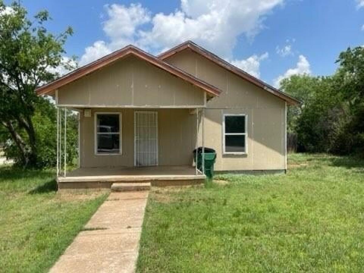 Picture of Home For Sale in Coleman, Texas, United States