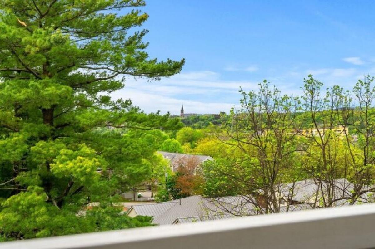 Picture of Home For Sale in Manchester, New Hampshire, United States