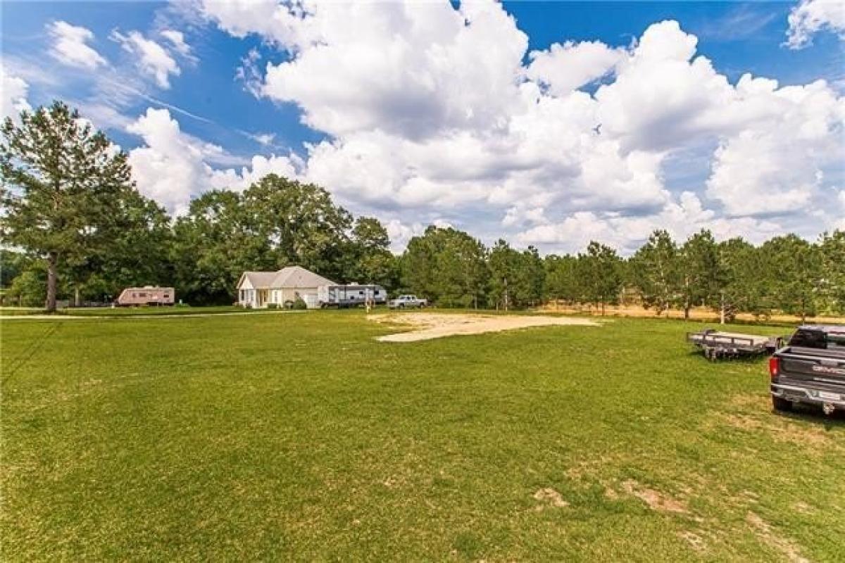 Picture of Residential Land For Sale in Amite, Louisiana, United States