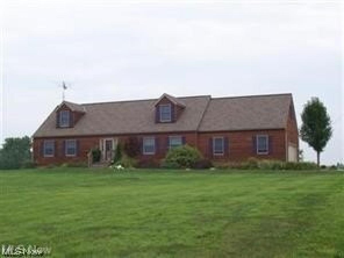 Picture of Home For Sale in Frazeysburg, Ohio, United States