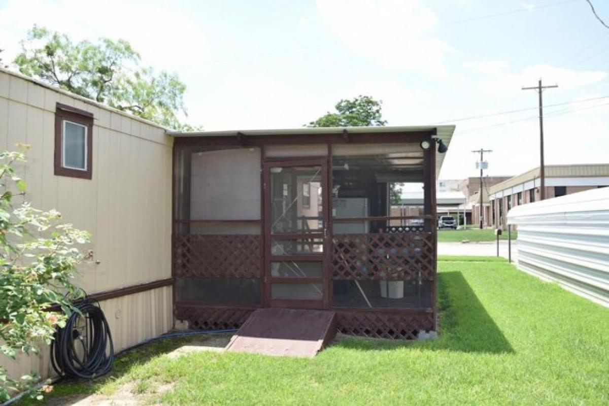 Picture of Home For Sale in Coleman, Texas, United States