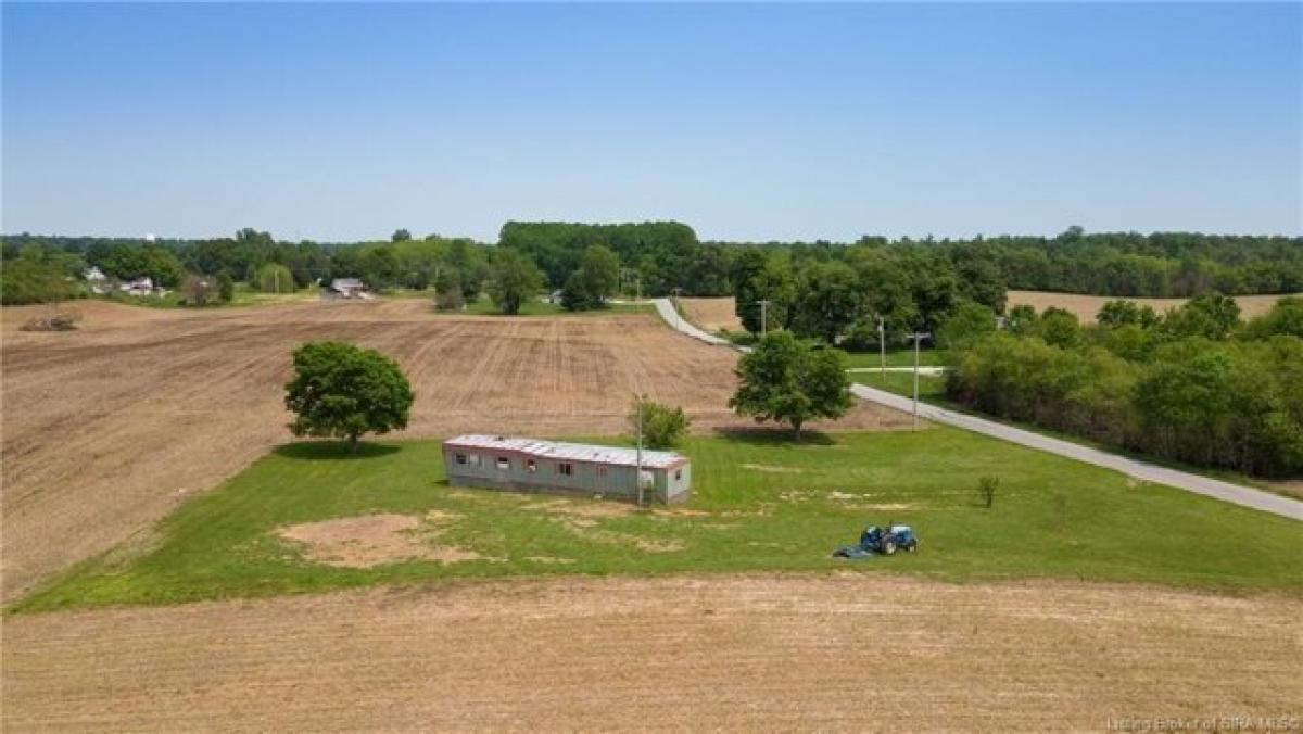 Picture of Home For Sale in Corydon, Indiana, United States