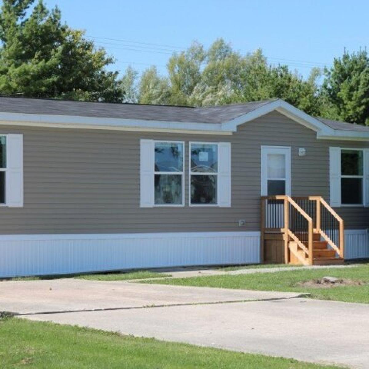 Picture of Home For Sale in Churubusco, Indiana, United States