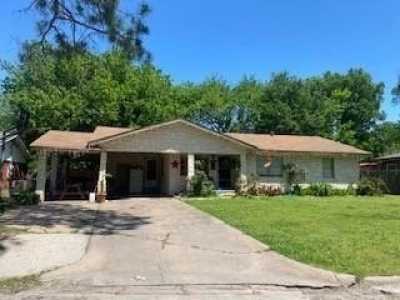 Home For Sale in Kerens, Texas