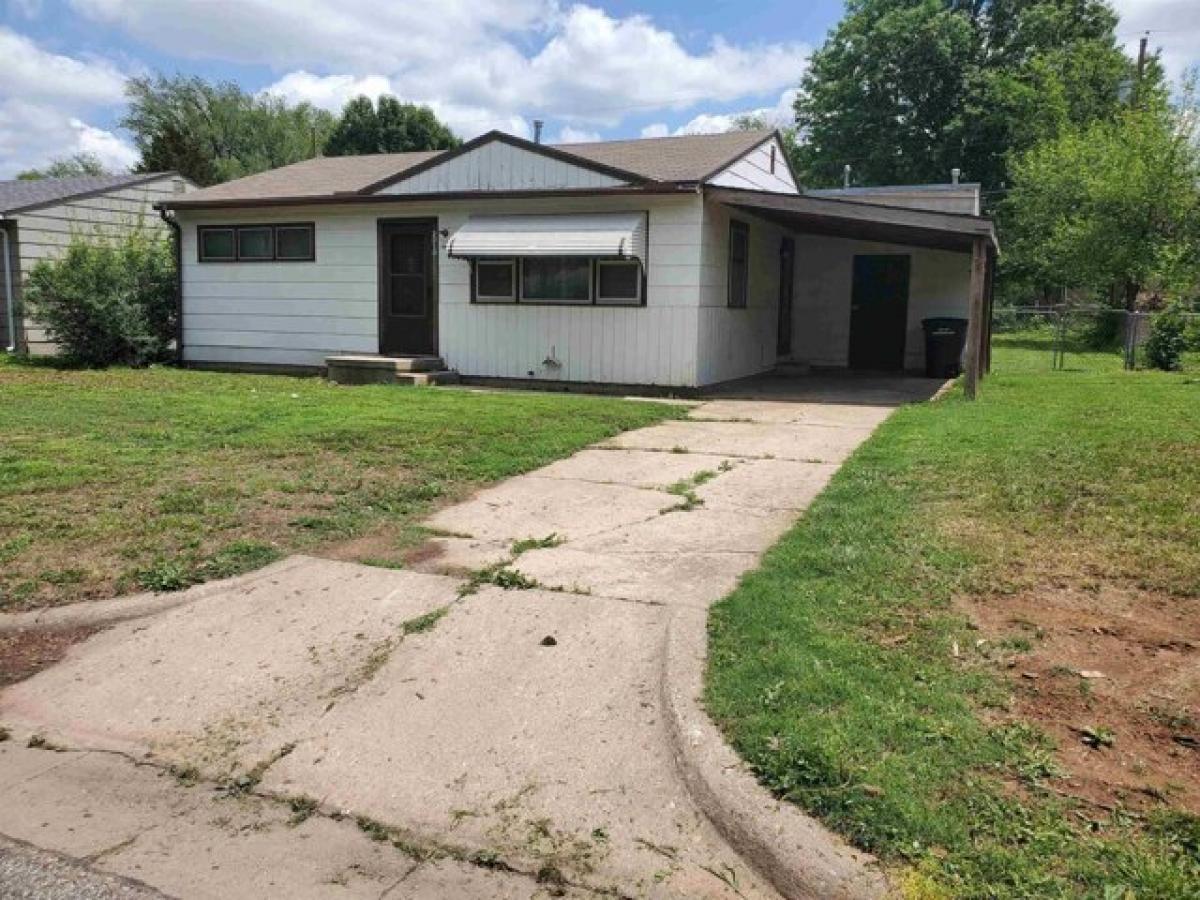 Picture of Home For Sale in Arkansas City, Kansas, United States