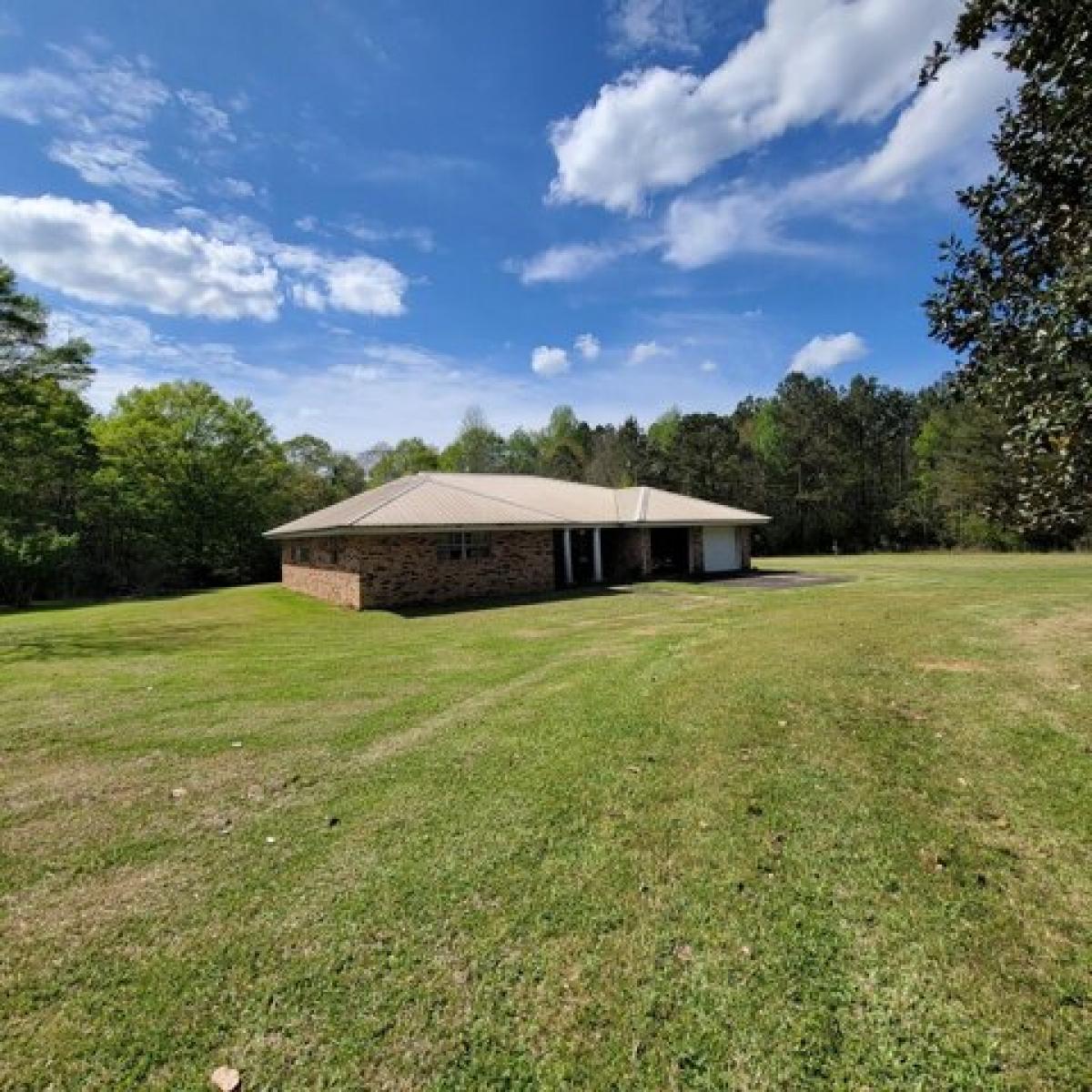 Picture of Home For Sale in Brookhaven, Mississippi, United States