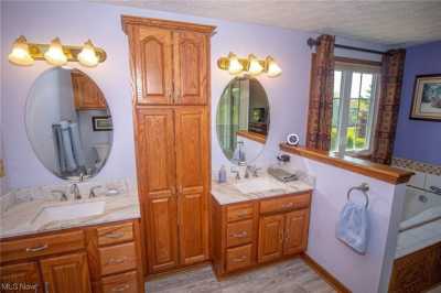 Home For Sale in Sagamore Hills, Ohio