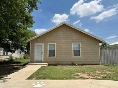 Home For Sale in Plainview, Texas