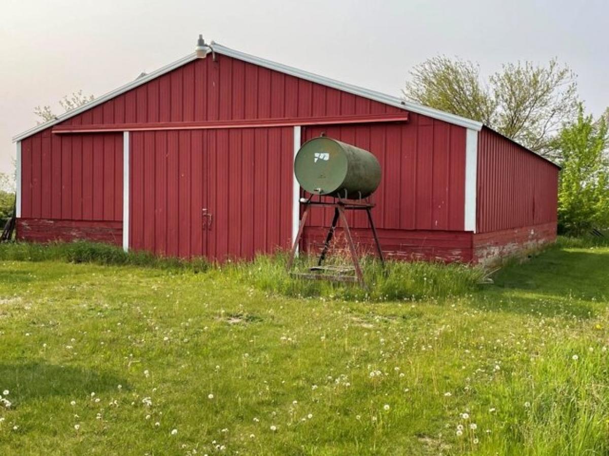 Picture of Home For Sale in Lyons, Wisconsin, United States