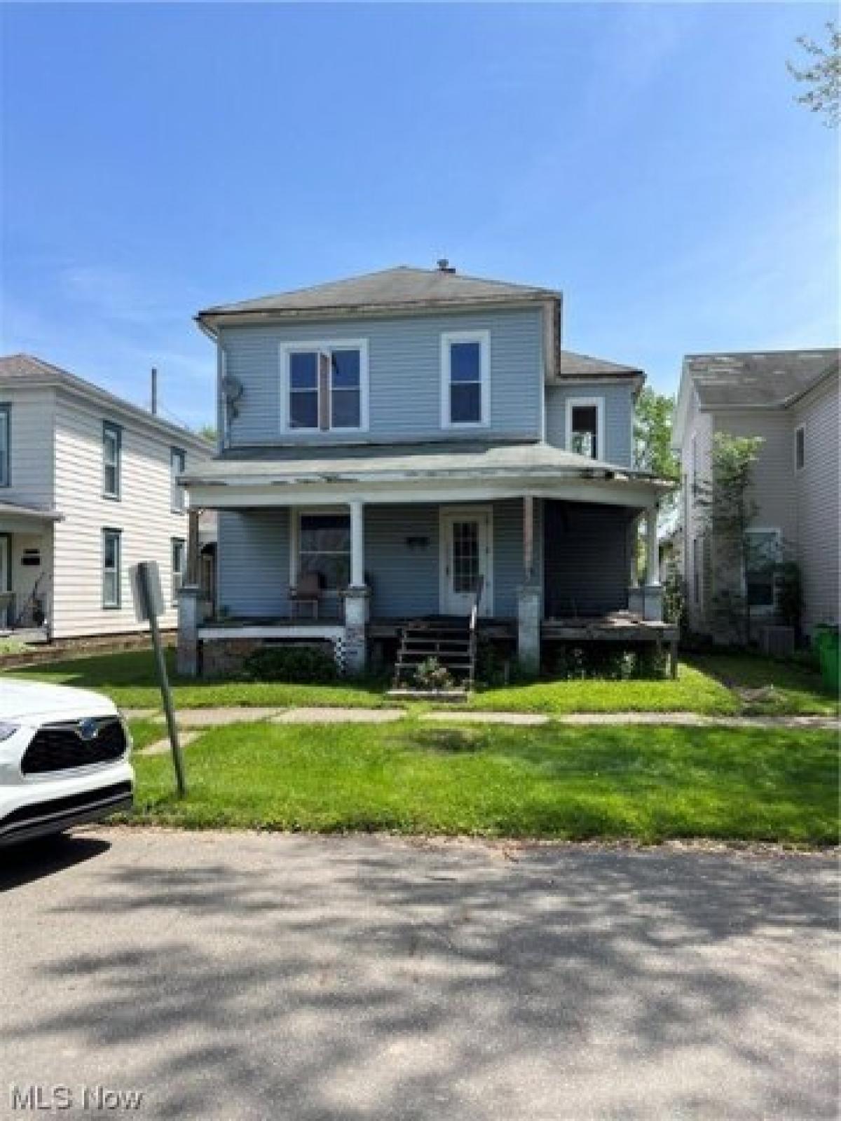 Picture of Home For Sale in Uhrichsville, Ohio, United States