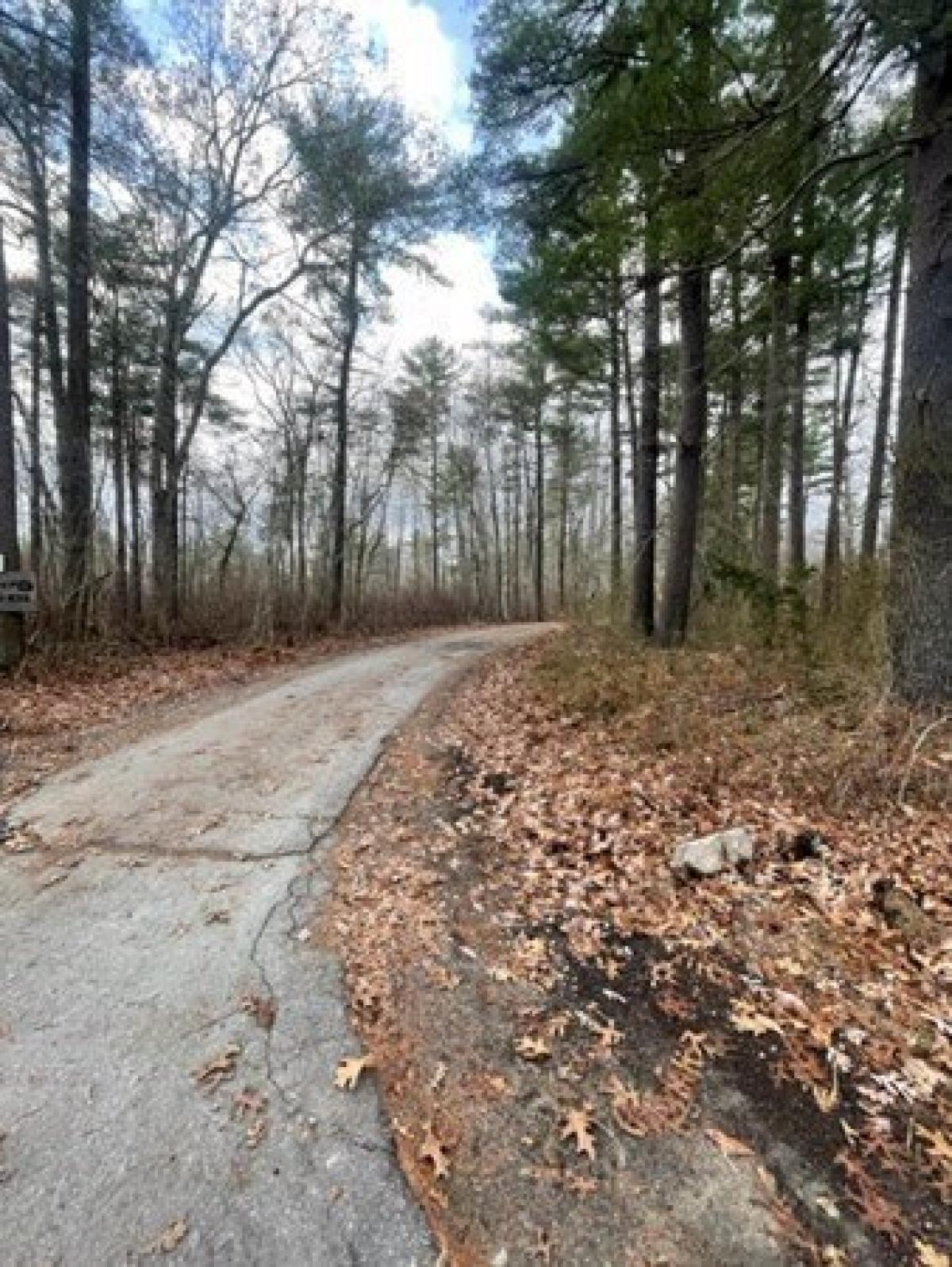 Picture of Residential Land For Sale in Middleboro, Massachusetts, United States