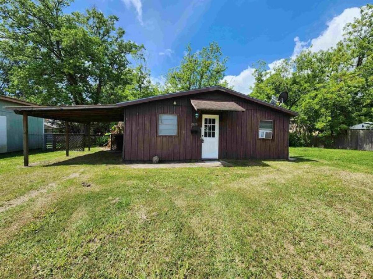 Picture of Home For Rent in Groves, Texas, United States