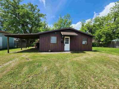 Home For Rent in Groves, Texas