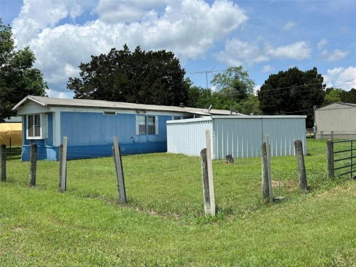 Picture of Home For Sale in Whitney, Texas, United States