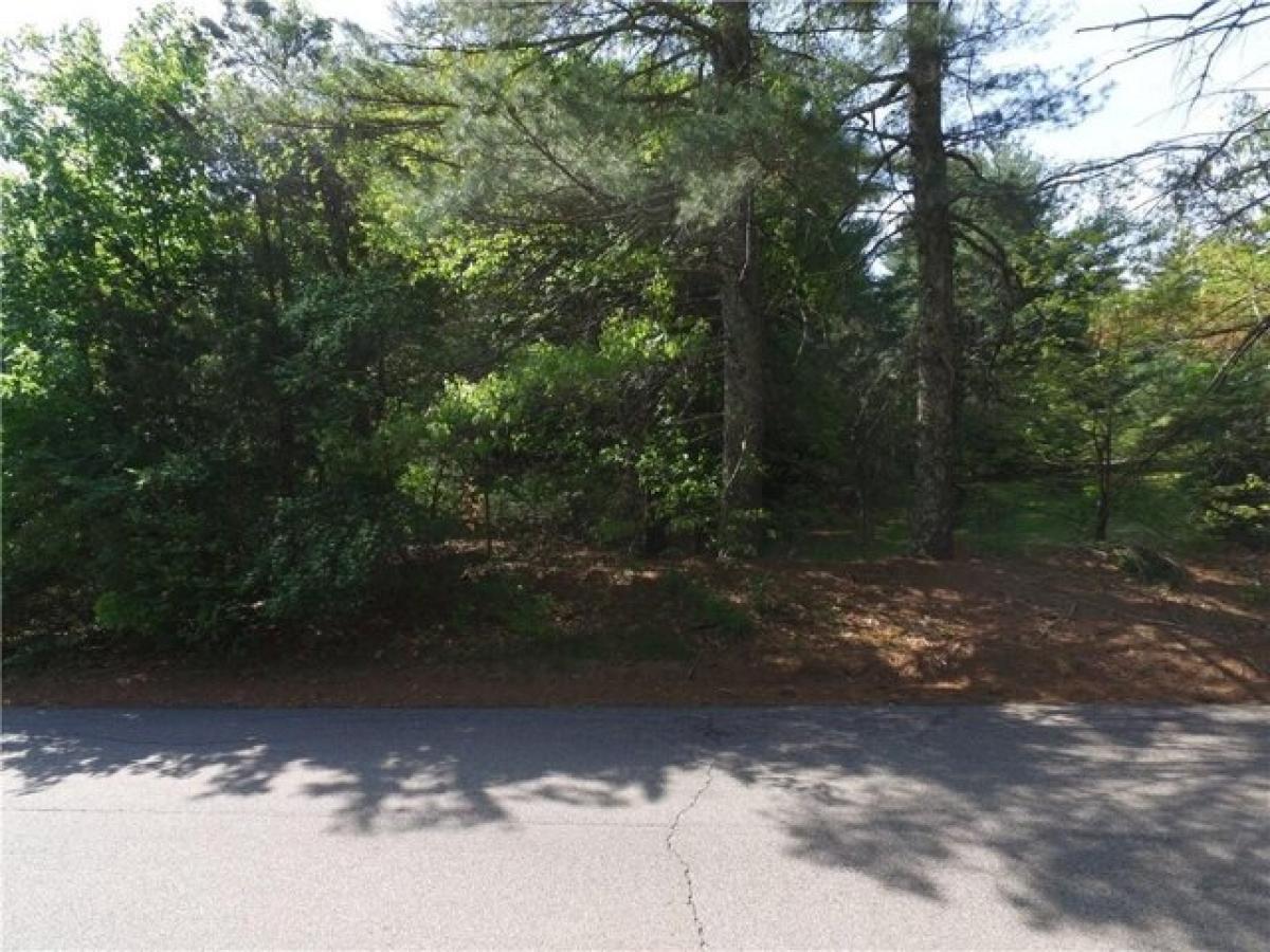 Picture of Residential Land For Sale in Millis, Massachusetts, United States