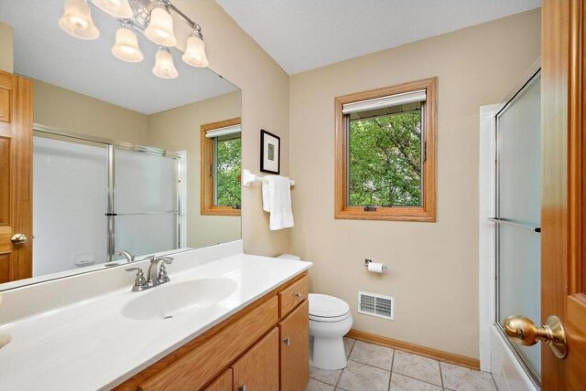 Picture of Home For Sale in Inver Grove Heights, Minnesota, United States