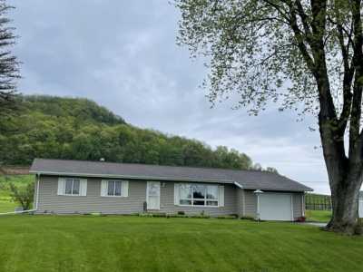 Home For Sale in La Crescent, Minnesota