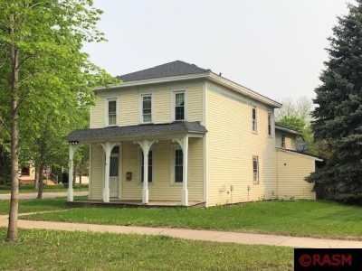 Home For Sale in Saint Peter, Minnesota