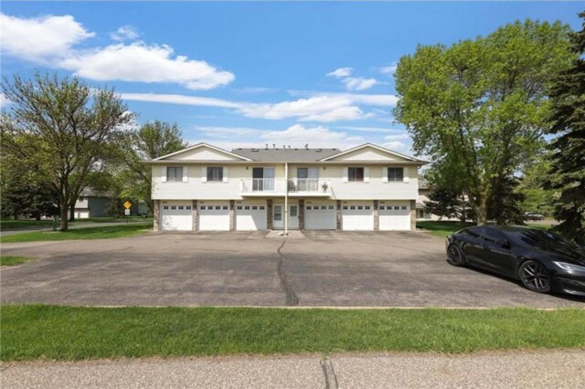 Picture of Home For Sale in Vadnais Heights, Minnesota, United States