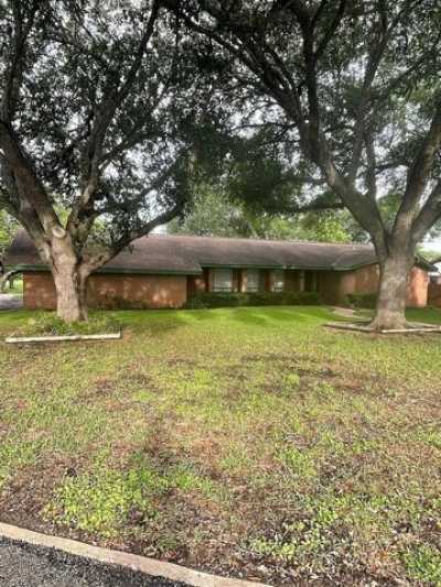 Home For Sale in Columbus, Texas