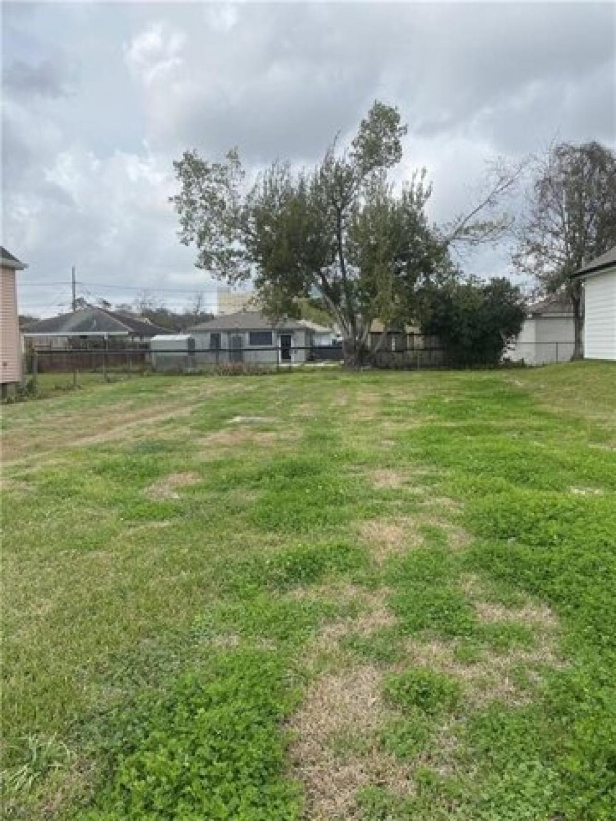 Picture of Residential Land For Sale in Jefferson, Louisiana, United States