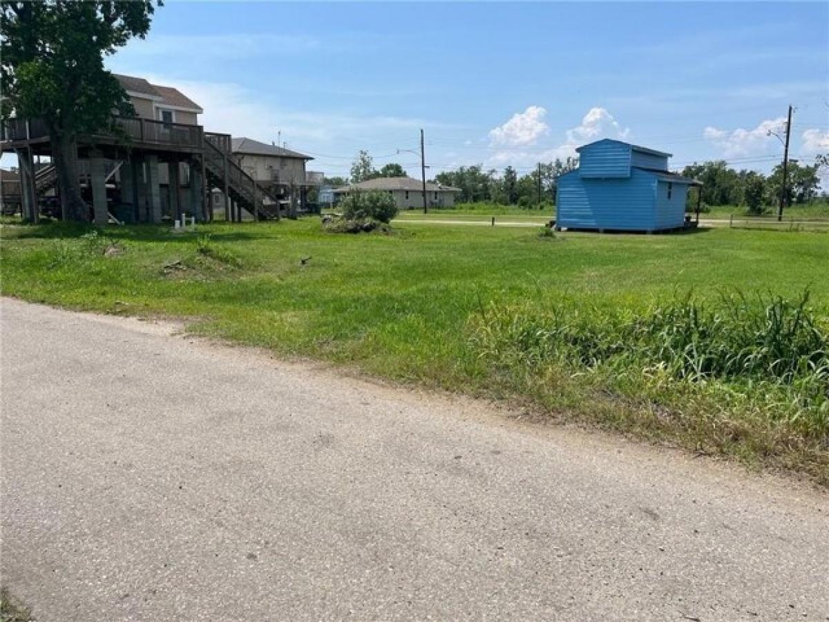 Picture of Residential Land For Sale in Barataria, Louisiana, United States