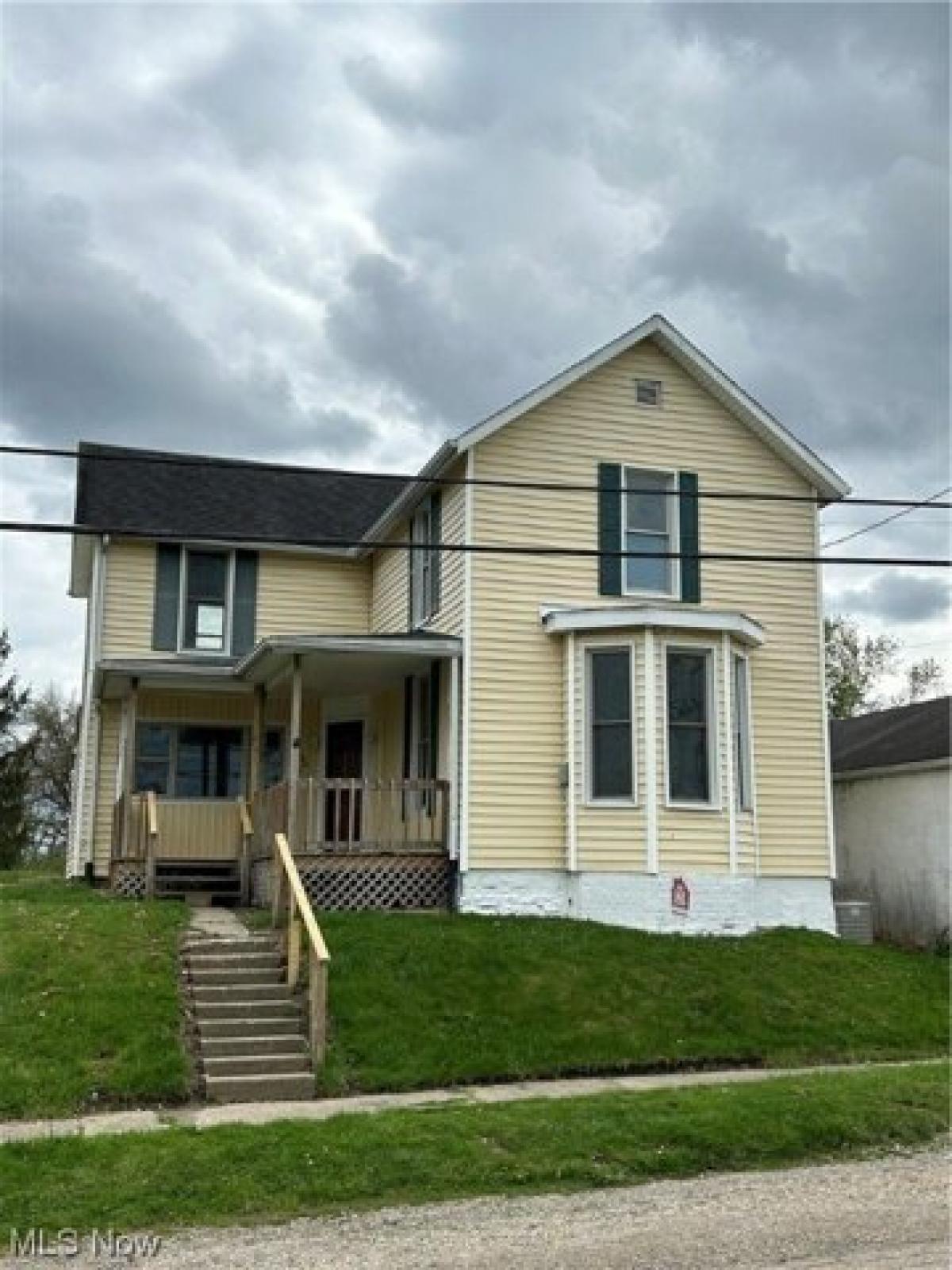 Picture of Home For Sale in Roseville, Ohio, United States