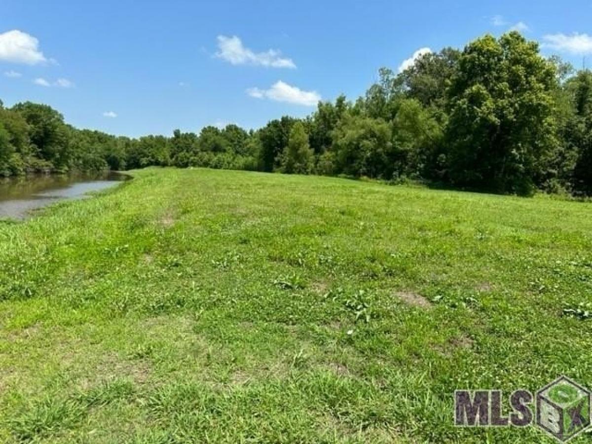 Picture of Residential Land For Sale in Port Allen, Louisiana, United States