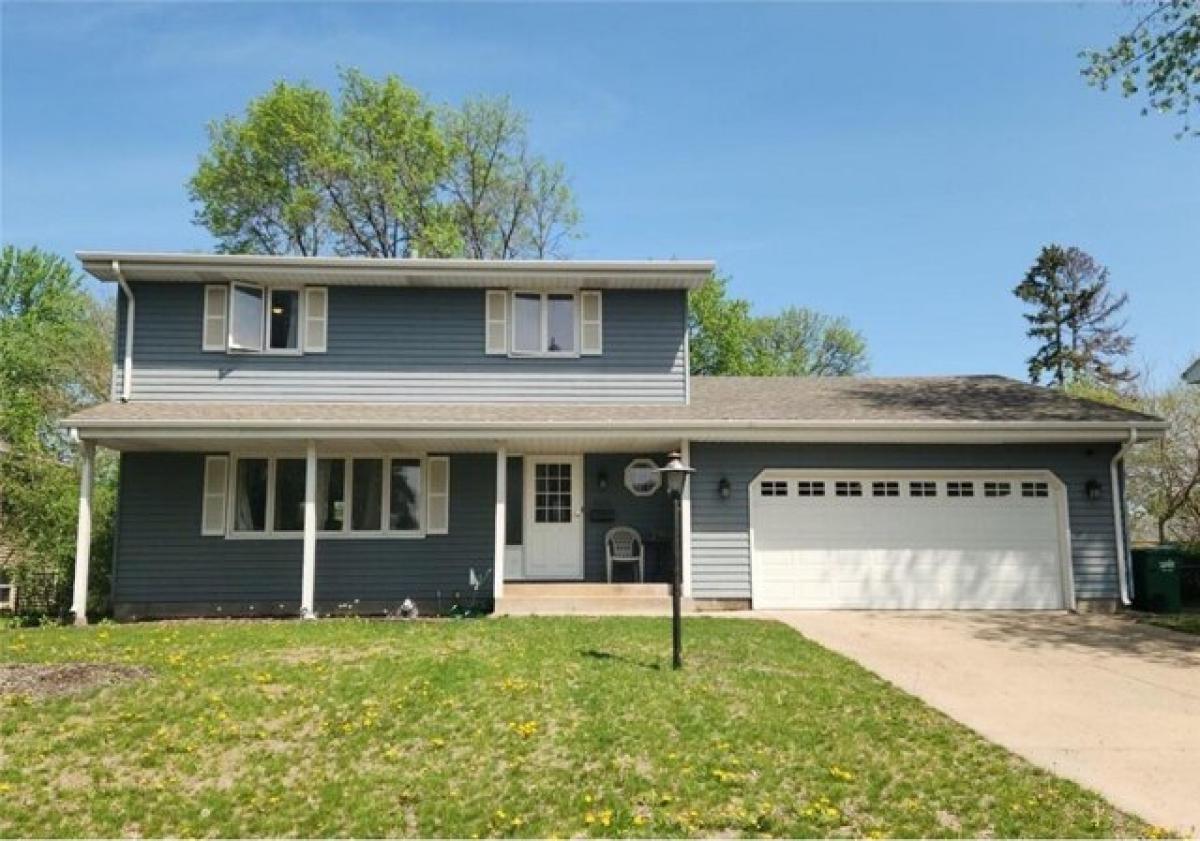 Picture of Home For Sale in Brooklyn Center, Minnesota, United States