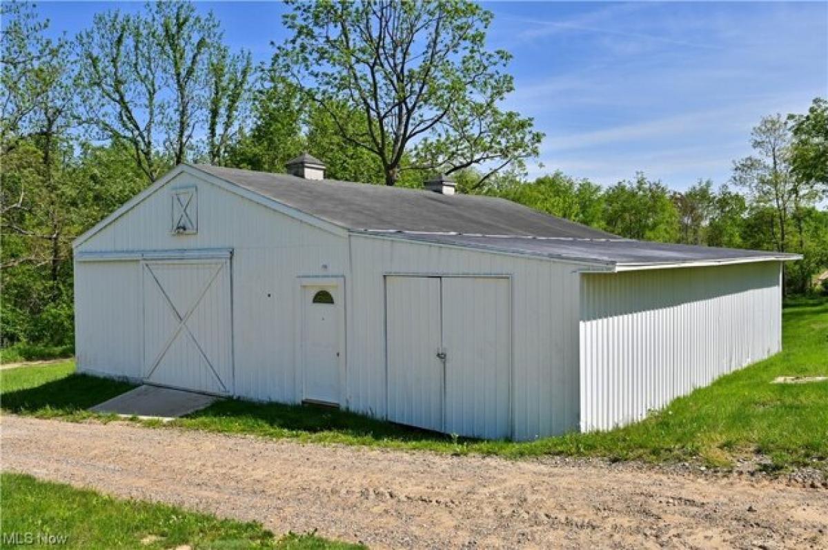 Picture of Home For Sale in Newcomerstown, Ohio, United States