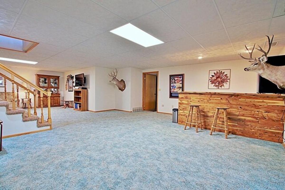 Picture of Home For Sale in Garrison, North Dakota, United States