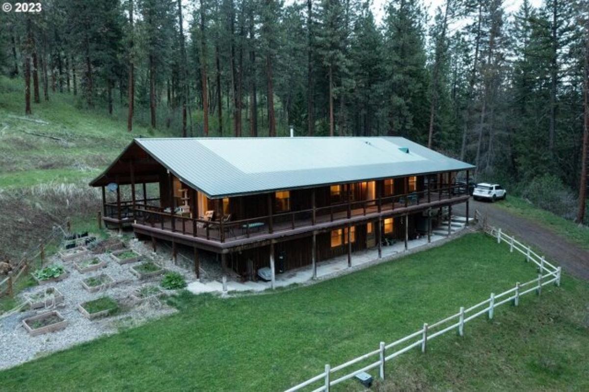 Picture of Home For Sale in Halfway, Oregon, United States