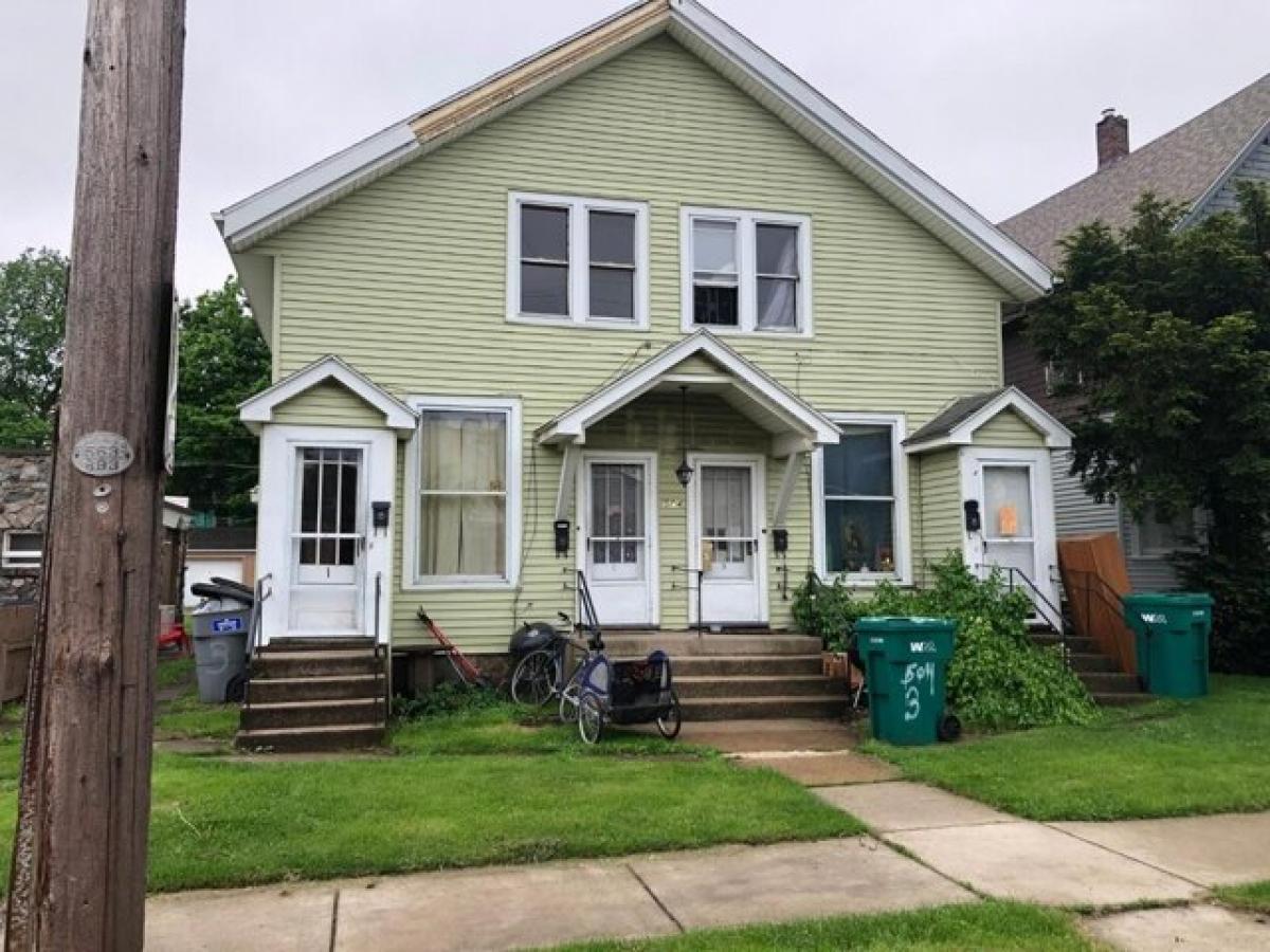 Picture of Home For Sale in La Porte, Indiana, United States