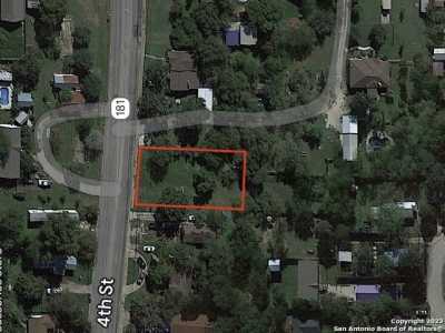 Residential Land For Sale in Floresville, Texas