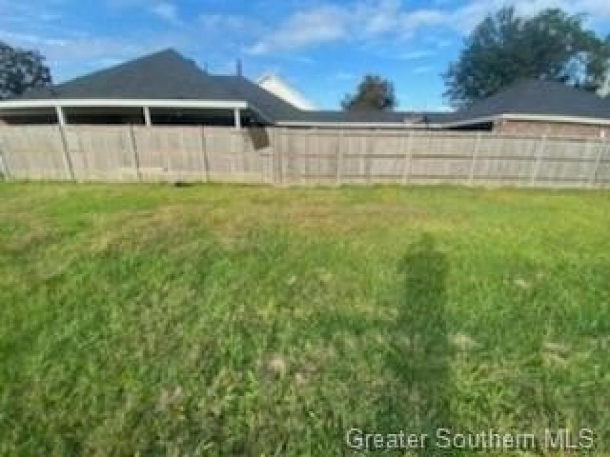 Picture of Residential Land For Sale in Meraux, Louisiana, United States