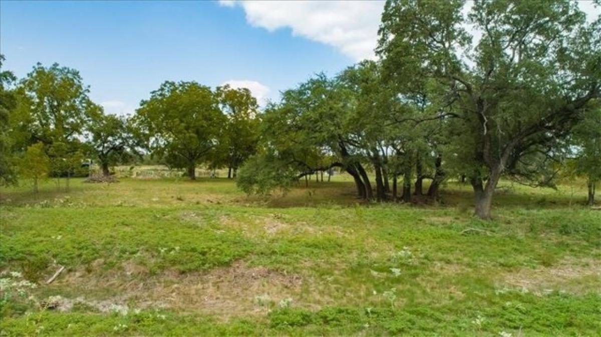 Picture of Residential Land For Sale in Spicewood, Texas, United States