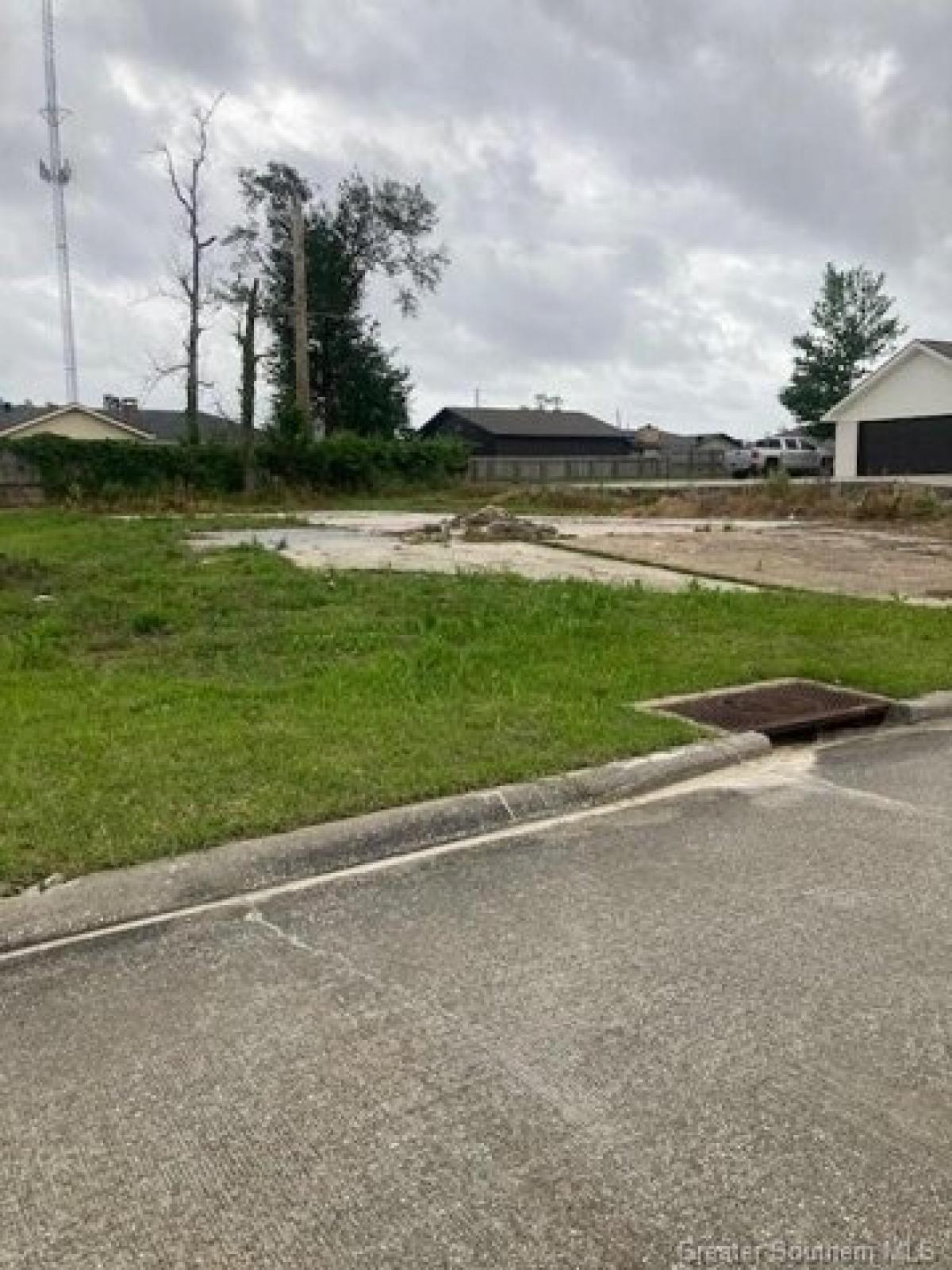 Picture of Residential Land For Sale in Westlake, Louisiana, United States